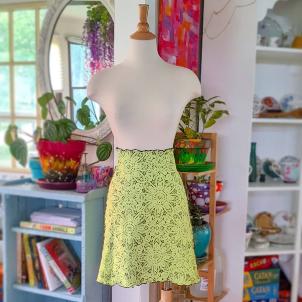 Scalloped Neon Stretch Skirt